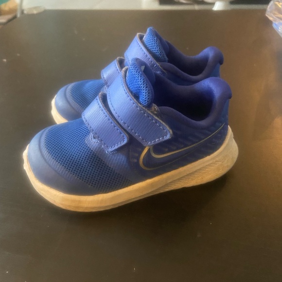 Royal blue toddlers Nike running shoes - Picture 7 of 7